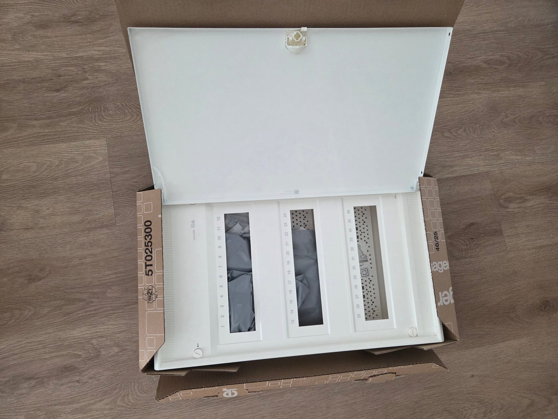 Hager VA36APZ Verteiler NEU OVP