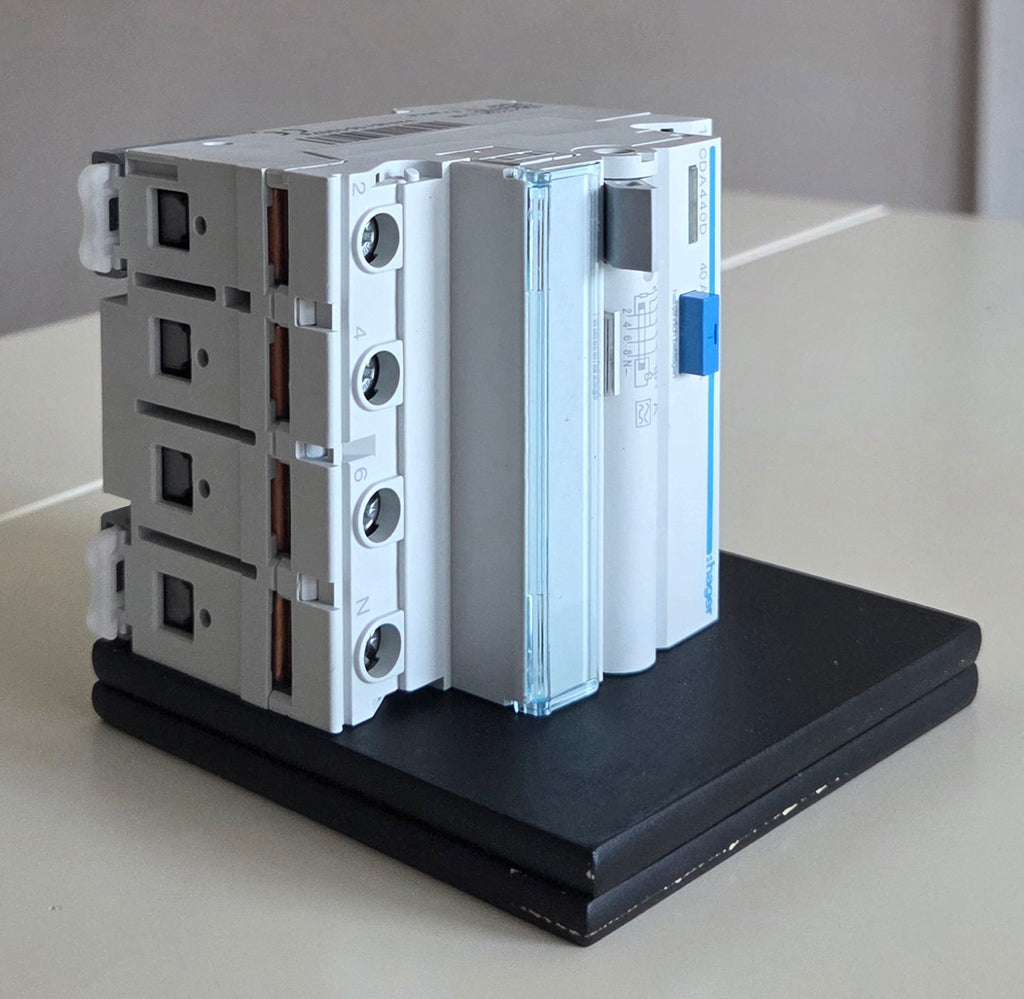 Hager CDA440D Fehlerstromschutzschalter NEU OVP